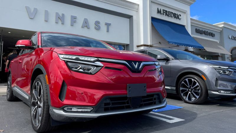 VinFast shares soar 270% on Nasdaq, EV maker worth more than Ford after going public |  CNN Business
